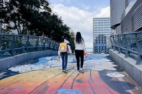 泰剧蛇吻电视剧 后来他的徒弟韩西林为调查师父的死因埋下了很多伏笔